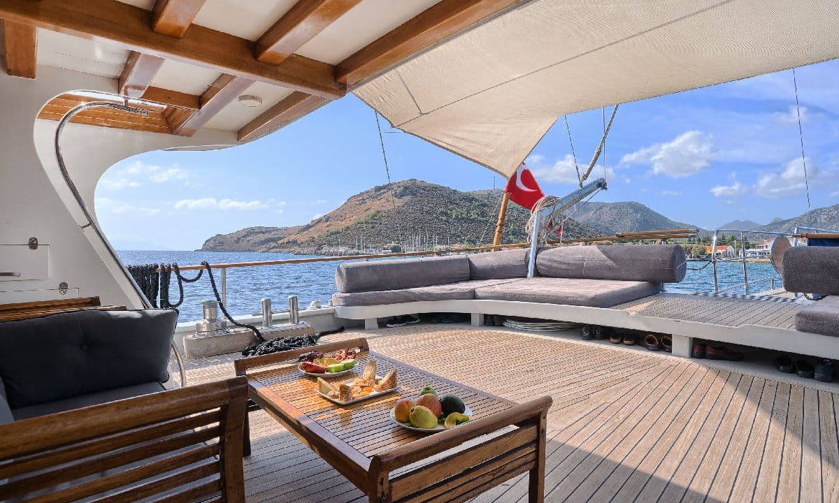 Sun Deck & Outdoor Living