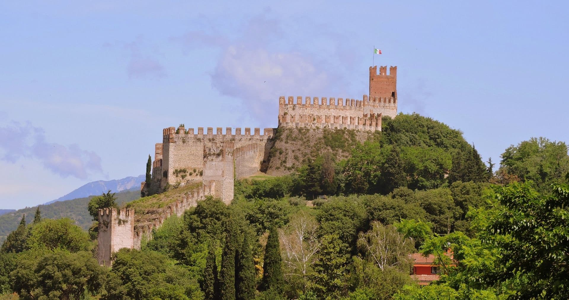 Romantic Verona & Medieval Soave