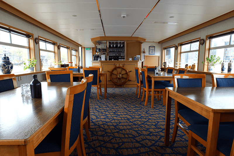 Panoramic Lounge and Restaurant Setting