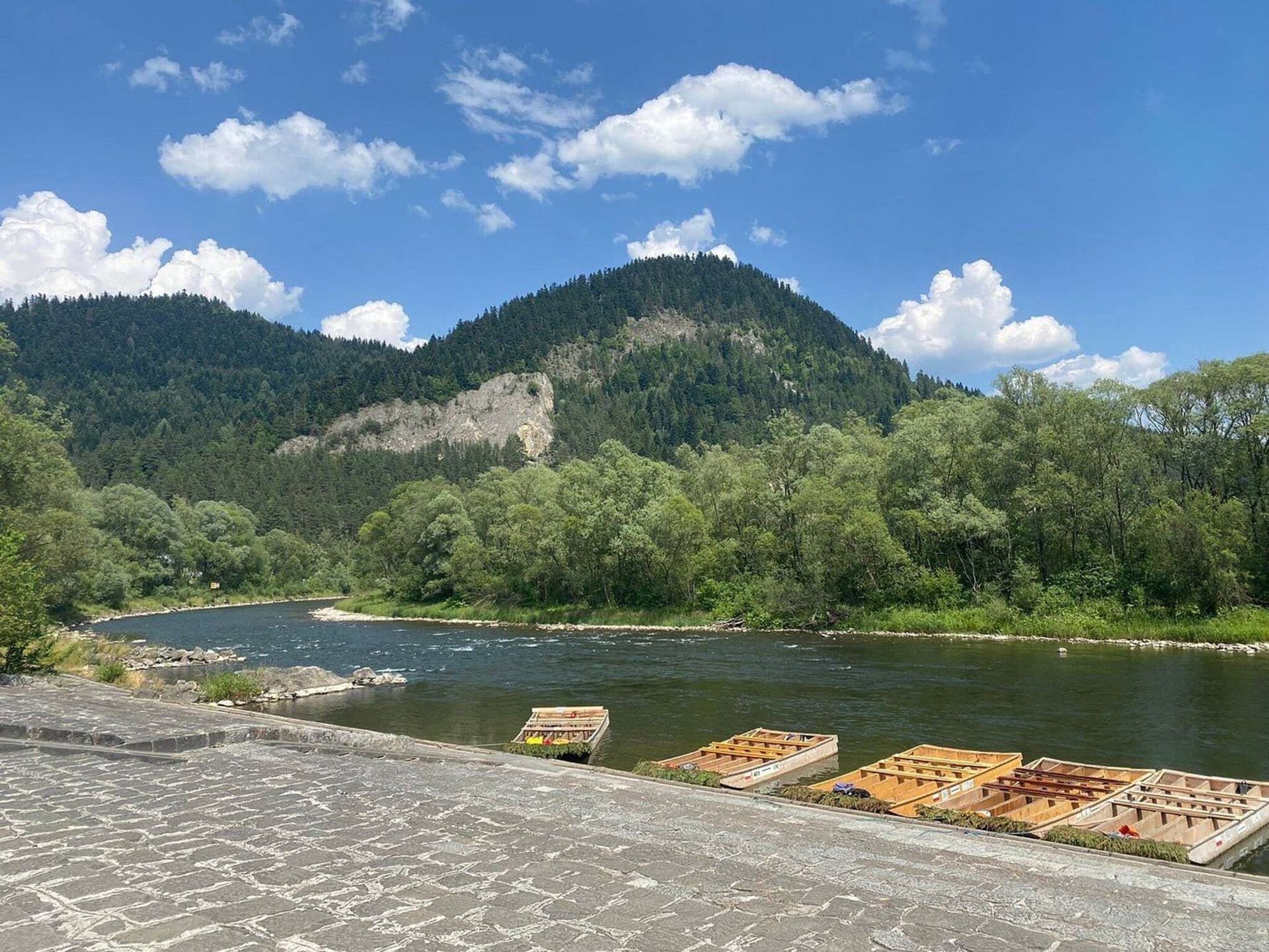 Cycle the Scenic Dunajec River Gorge