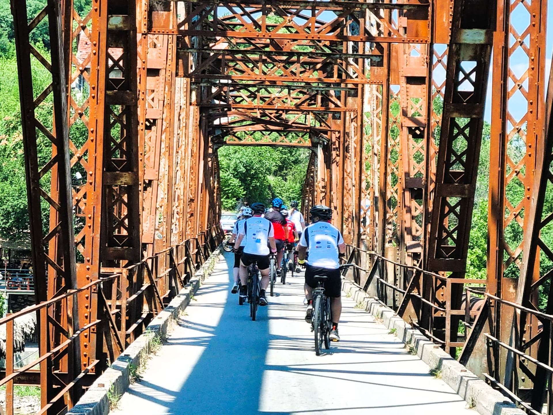 Cycle the Scenic Ciro Trail