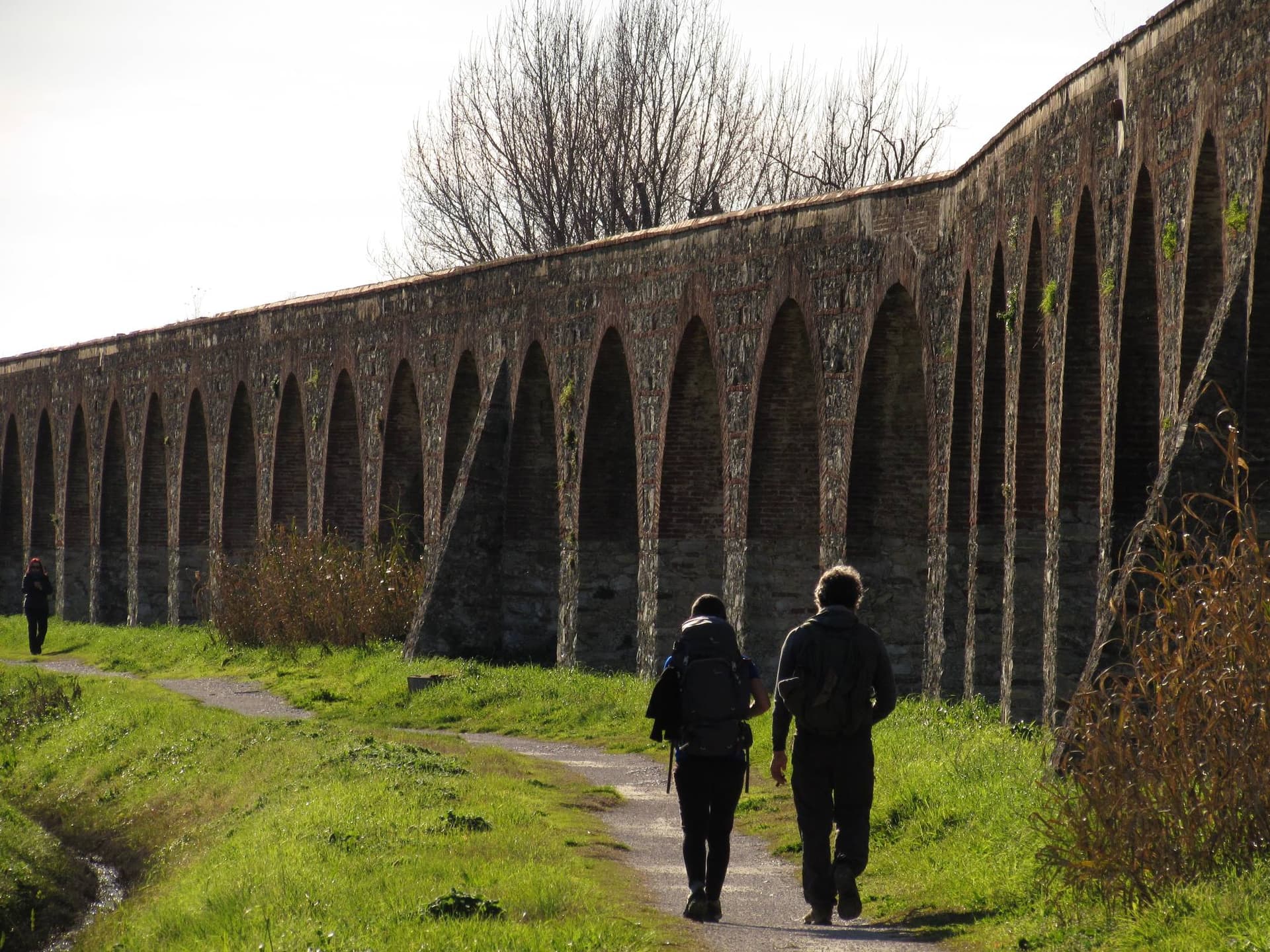 Aqueduct Trail from Lucca to Pisa Hiking Tour