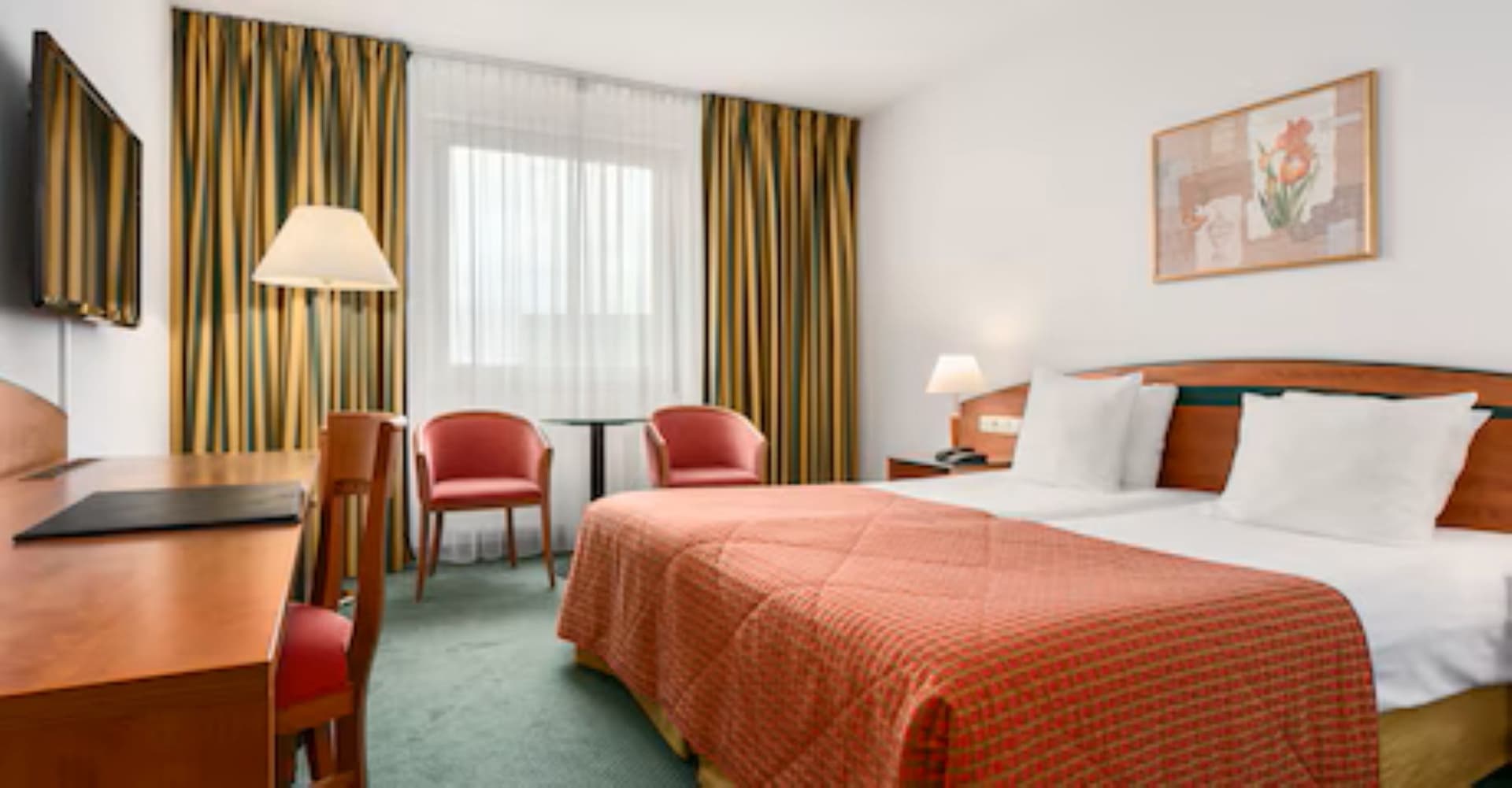 NH Maastricht (4-star)