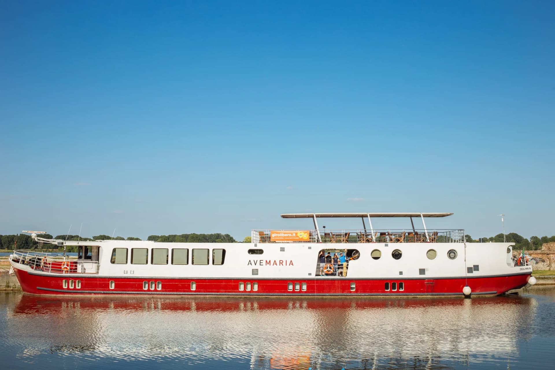 Ave Maria Italia Barge