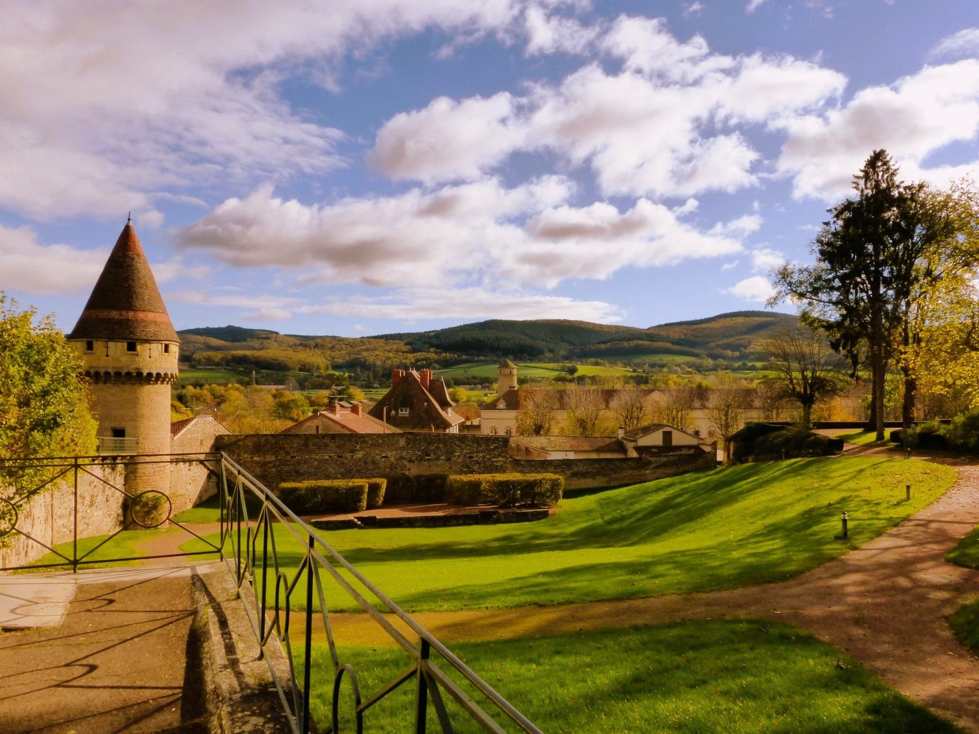  Burgundy Beaune to Cluny Hiking and Walking Tour