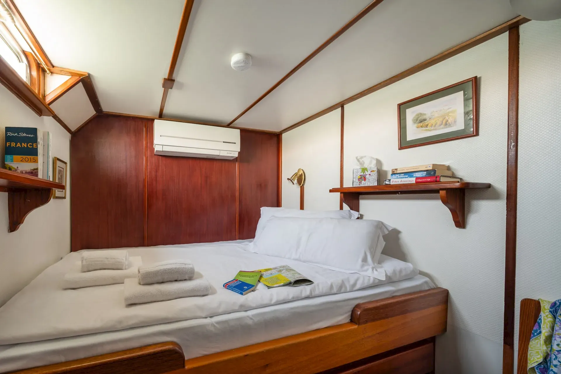 Comfortable Ensuite Cabins with Smart Design