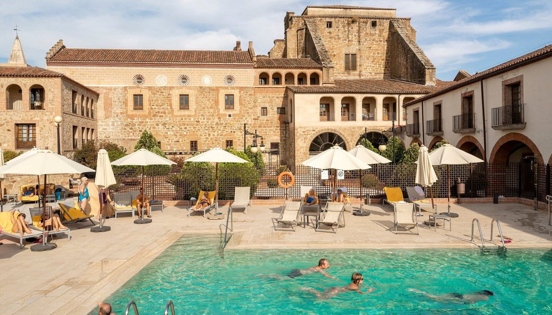 Parador de Plasencia (4-star)
