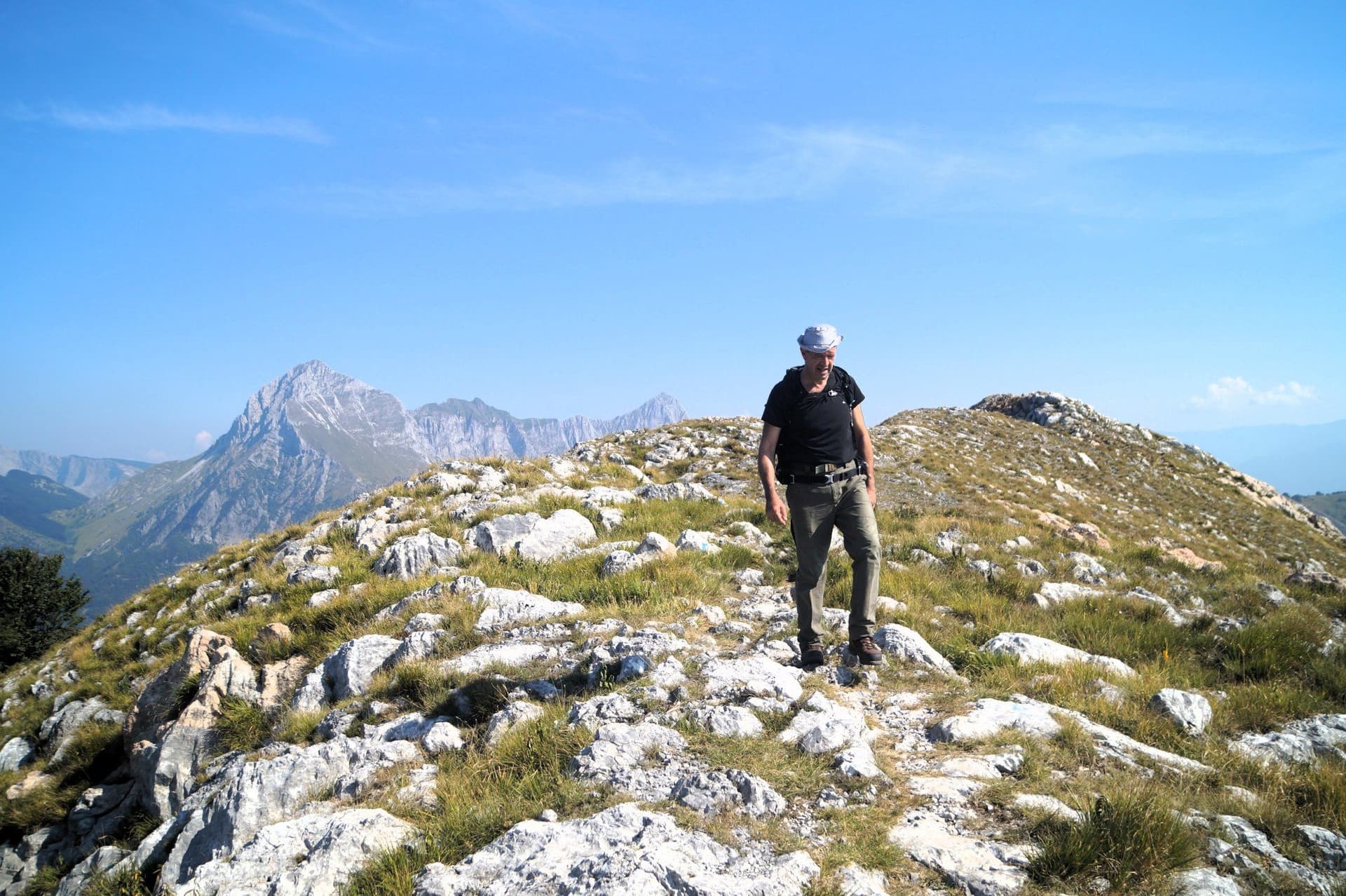 Tuscany’s Hidden Alps Traverse Hiking Tour