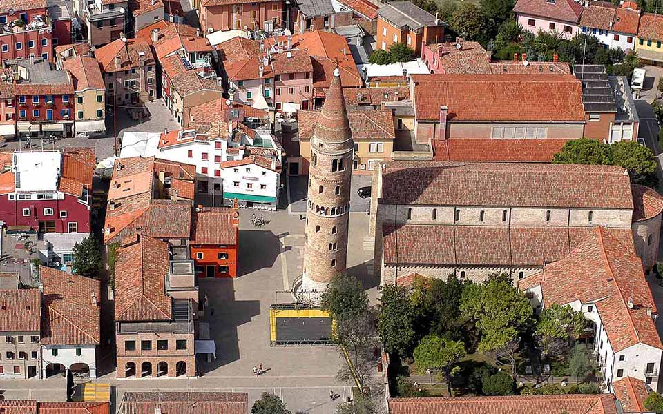 Seaside Splendor and Ancient Towns