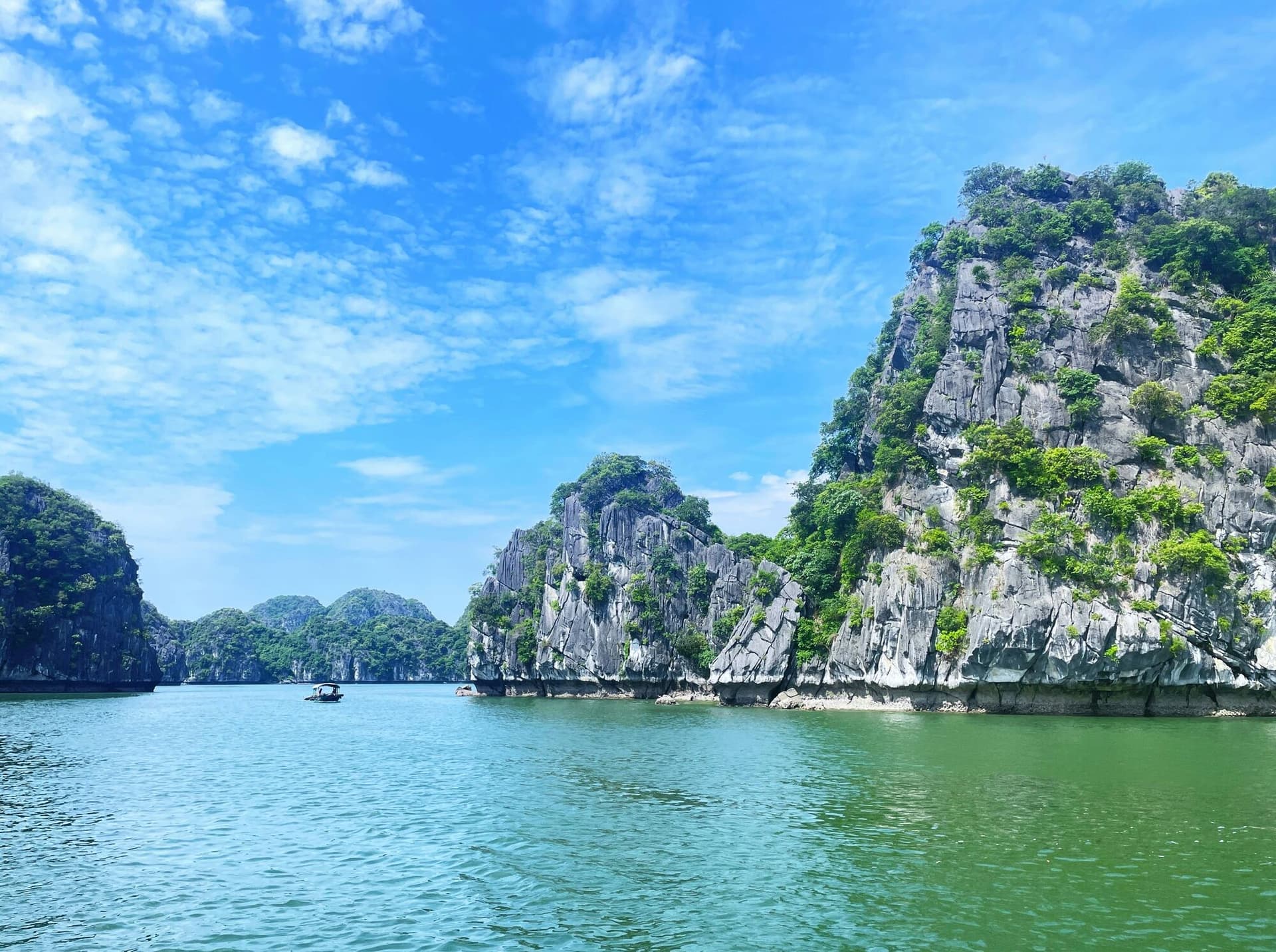 Lan Ha Bay Serenity 