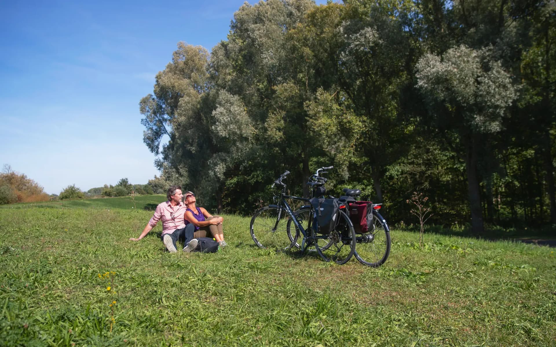 Relaxed and Iconic Cycling Experience