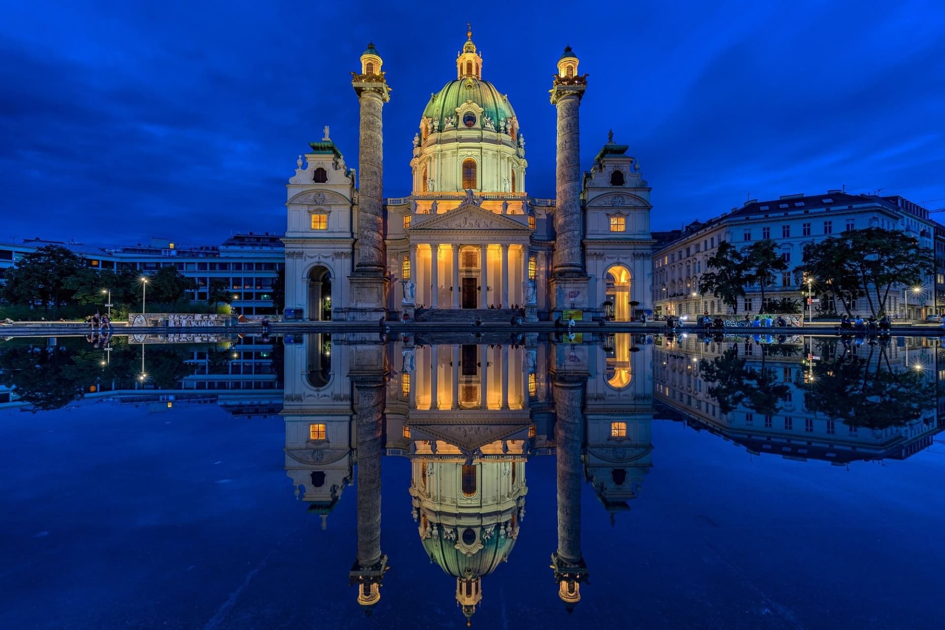 Karlskirche: Vienna’s Baroque Gem