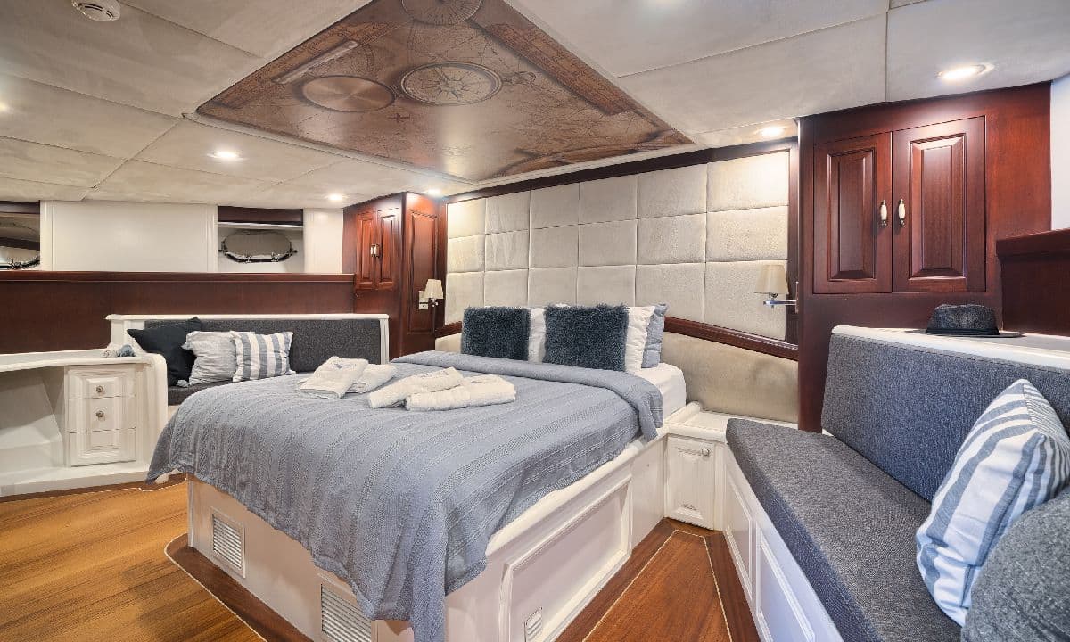 Elegant Cabins with Private Bathrooms