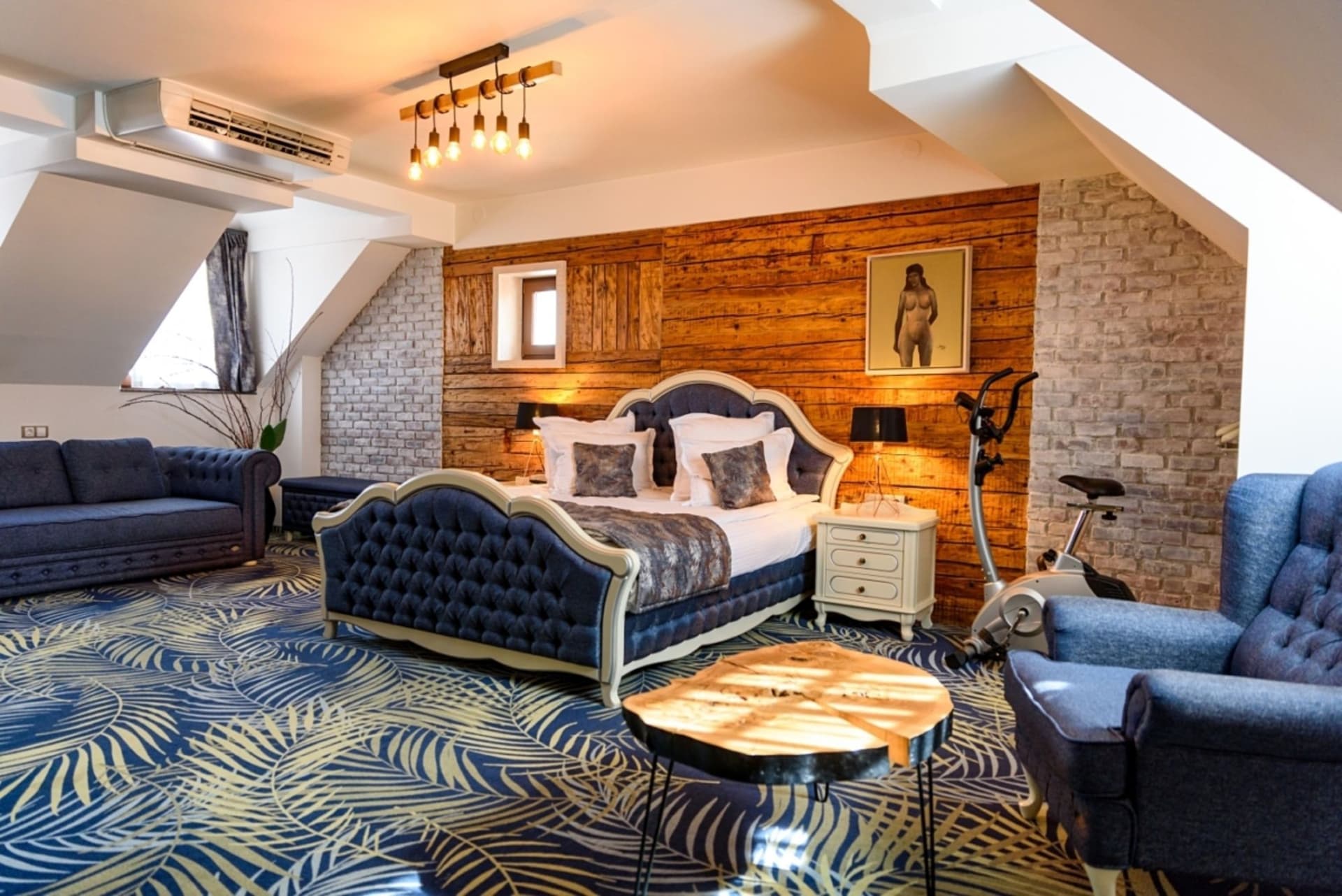 Art Hotel (4 Star)