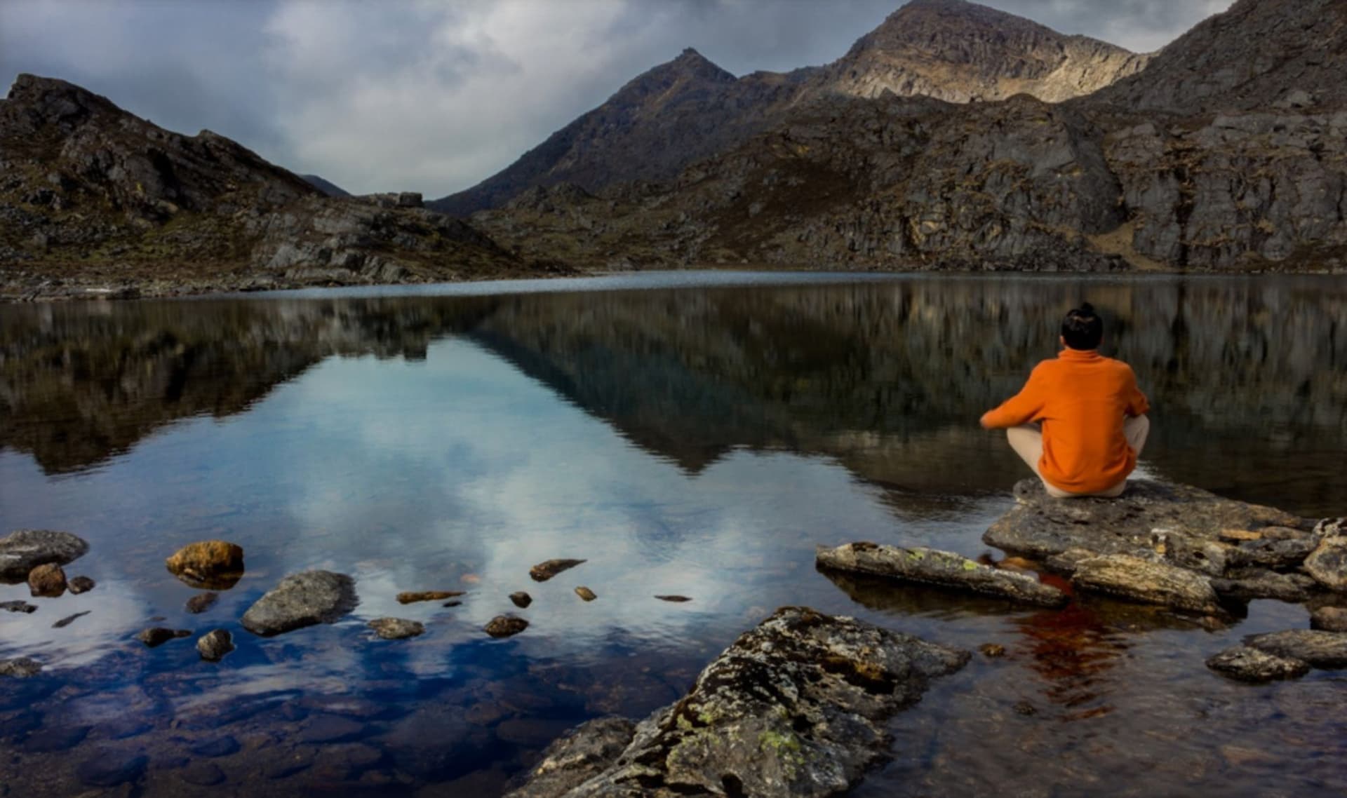 Explore the Dagala Lakes