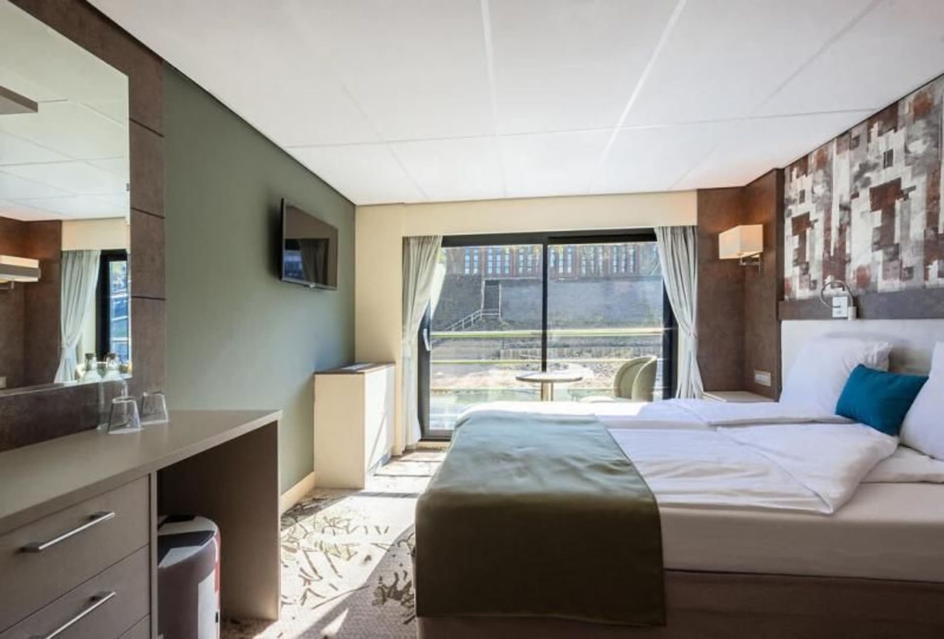 Superior Cabins