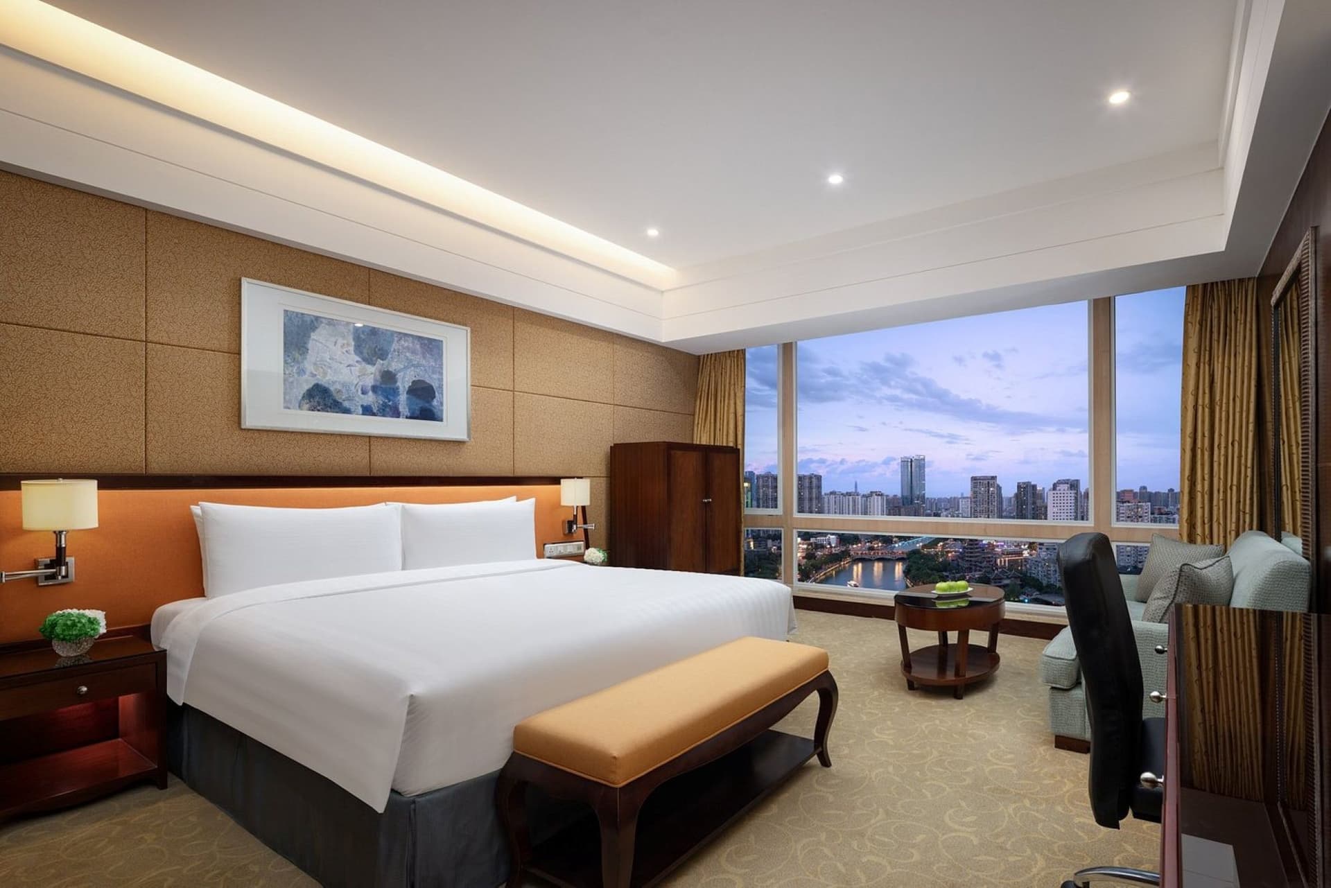 Shangri-La Hotel (5-star)