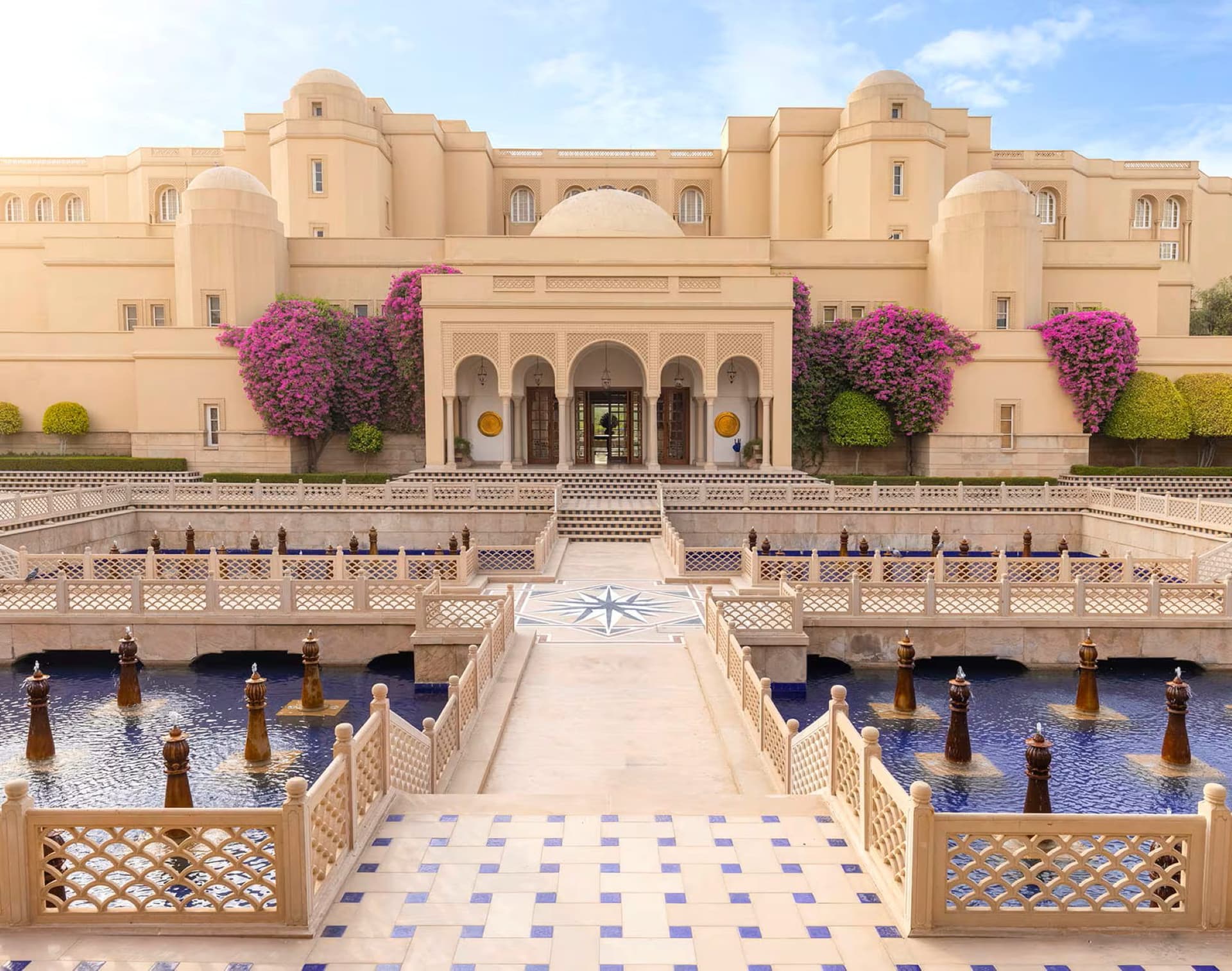 The Oberoi Amarvilas (5-star)