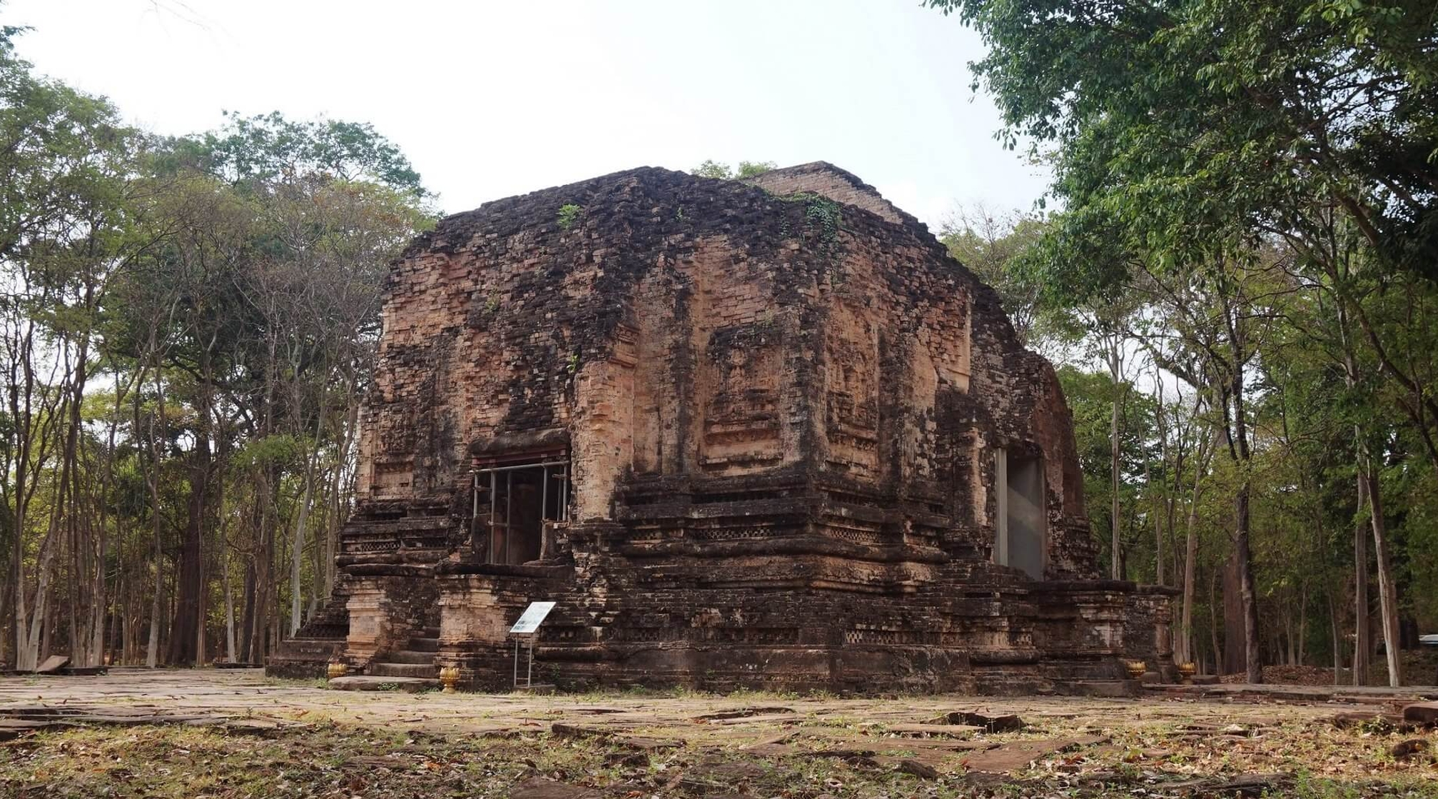 Cambodia Sambor Prei Kuk temple (1)