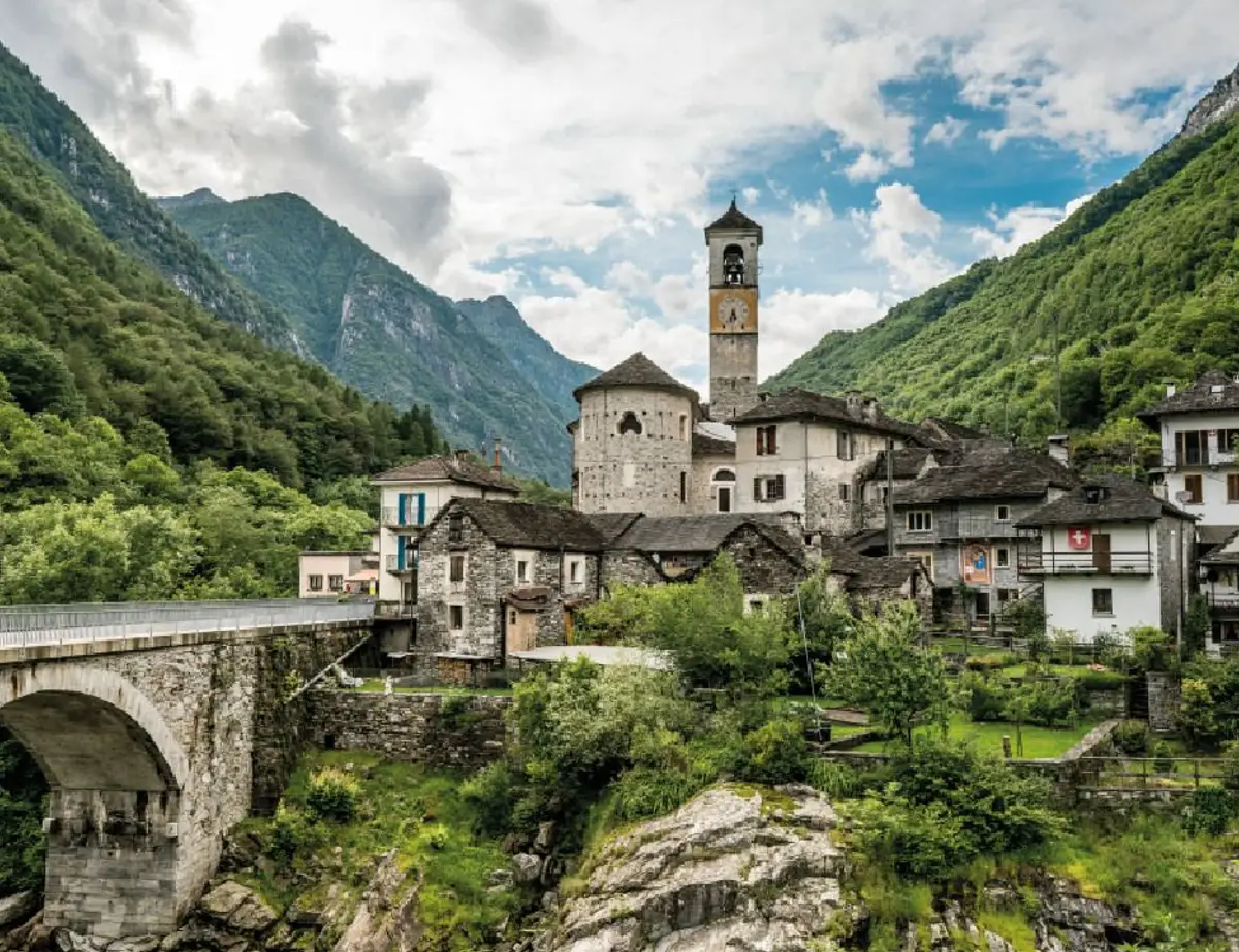 Lake Maggiore Based in One Hotel Bike Tour