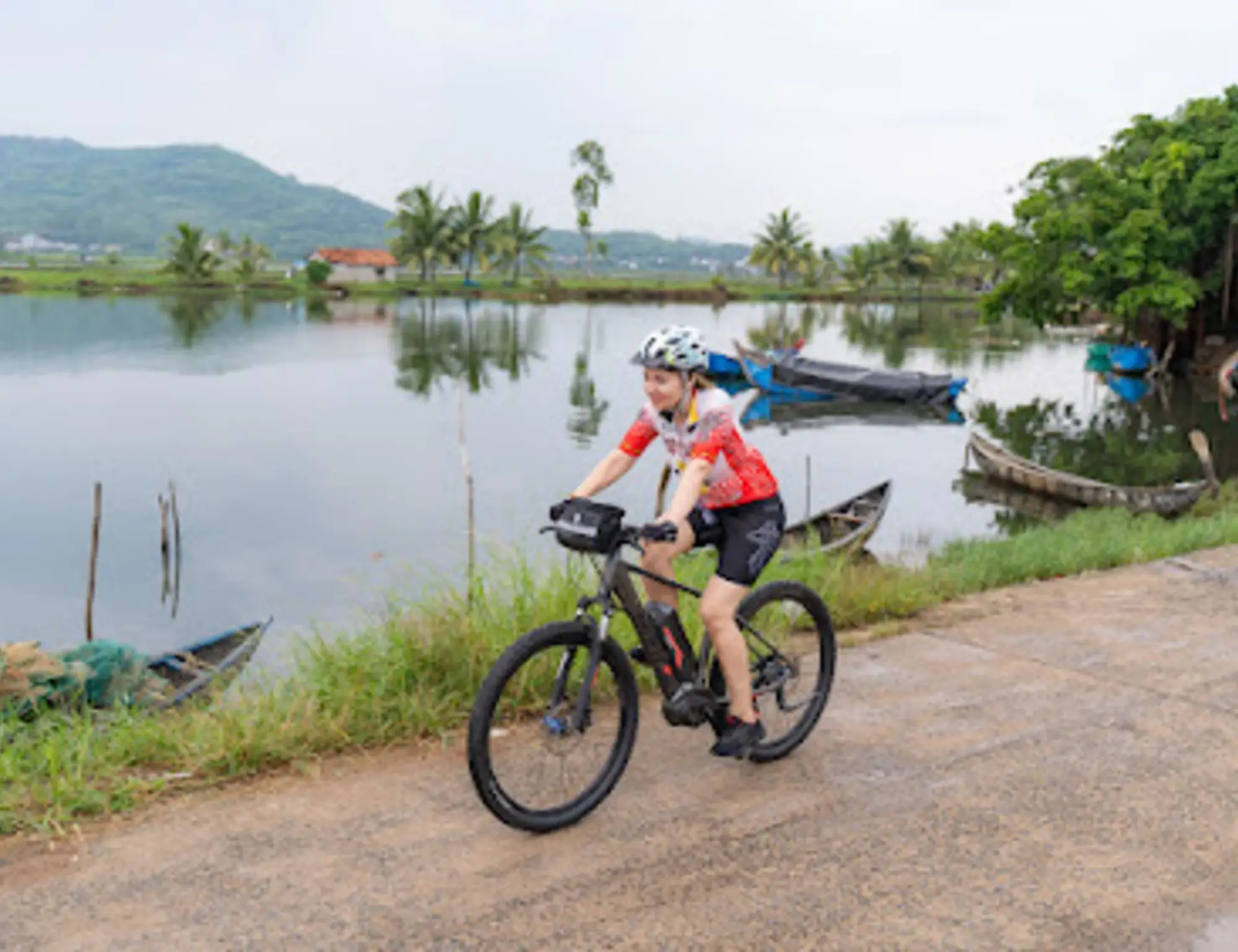 Mekong to Central Vietnam Bike Tour