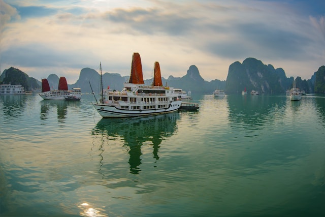 Hanoi & Halong Bay